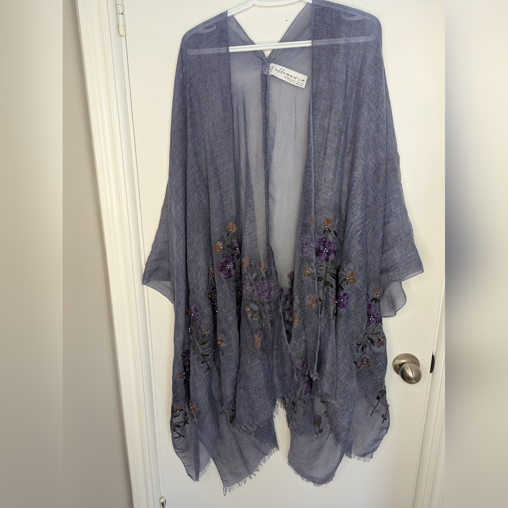 BN ELLEMAIRCO FLORAL STITCH BLUE KIMONO ROBE, ONE SIZE
